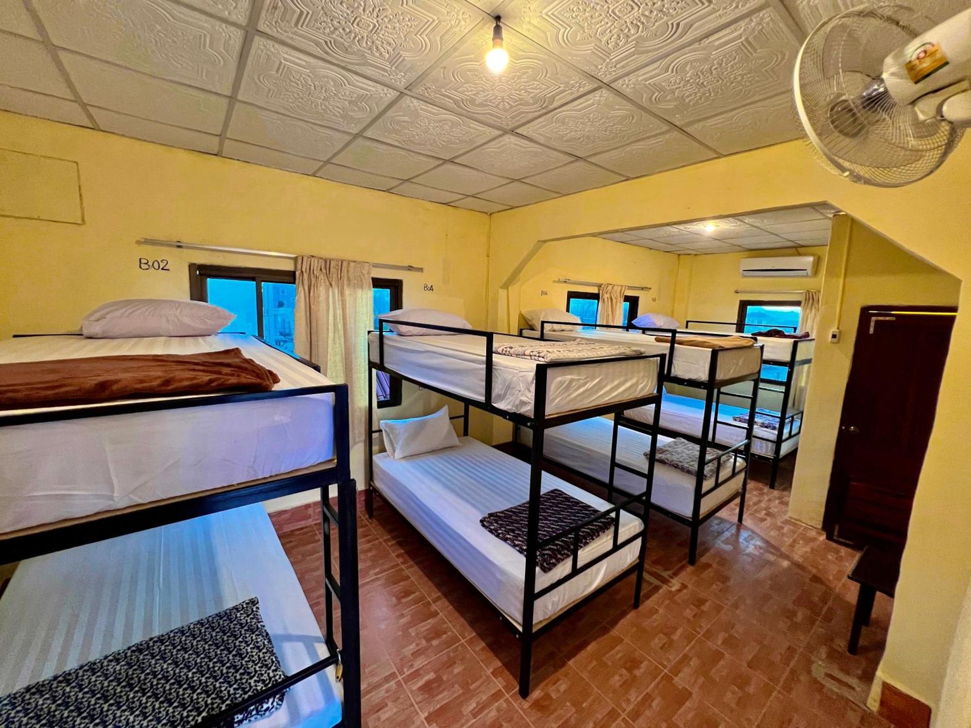 Easy Go Backpacker Hostel Ванг-Виенг Экстерьер фото