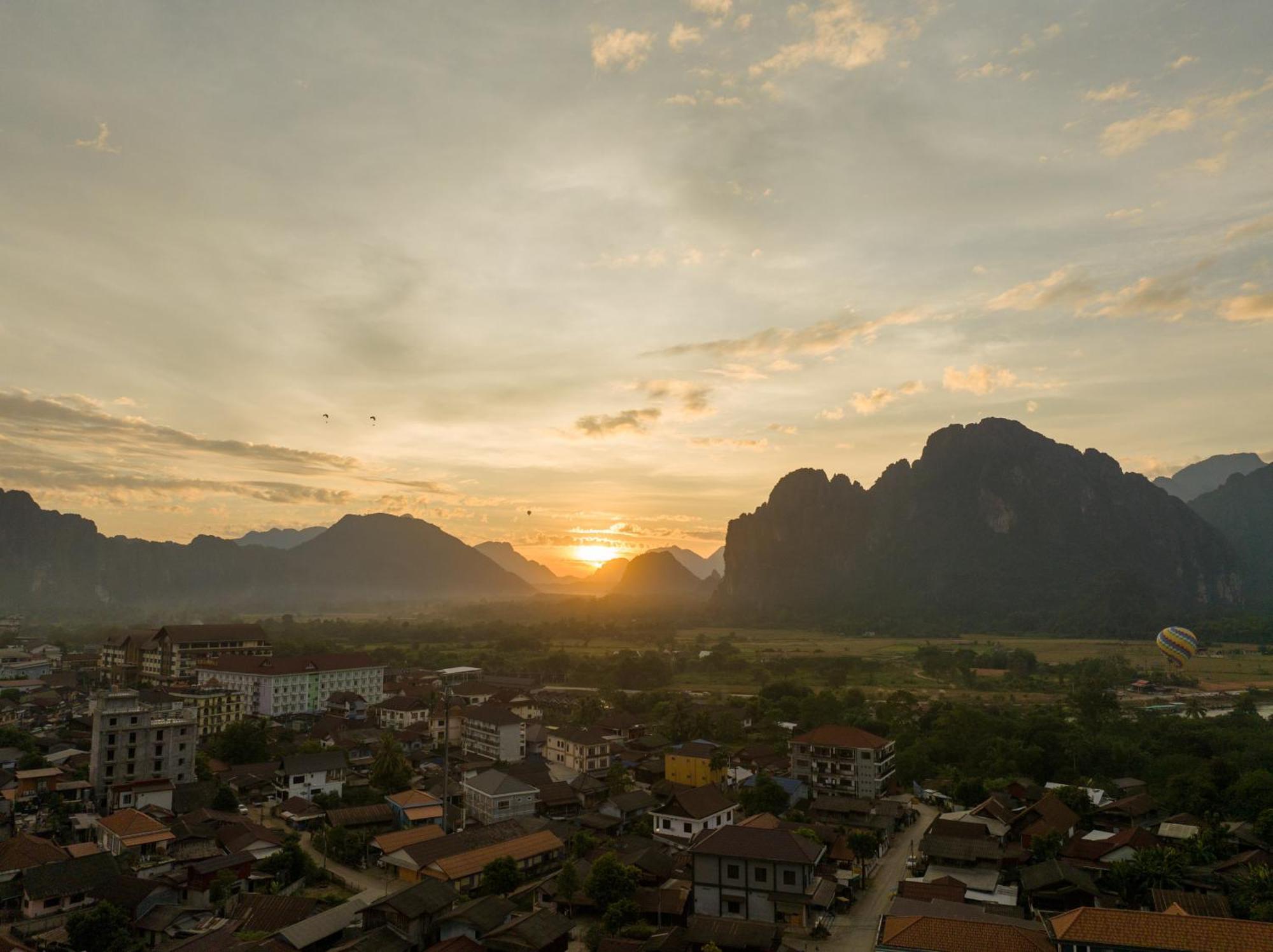 Easy Go Backpacker Hostel Ванг-Виенг Экстерьер фото